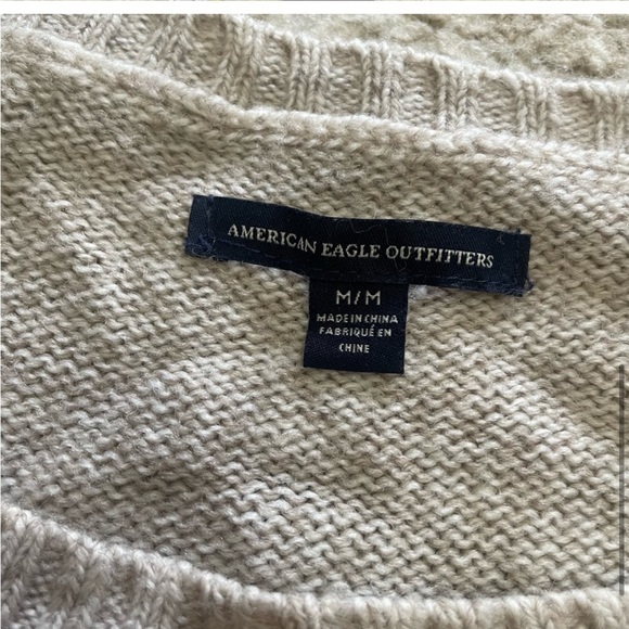 American Eagle Beige & Maroon Aztec Sweater Women size Medium - Picture 6 of 6